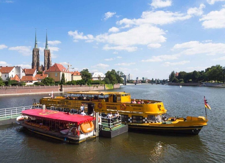 Wrocław: Long City Walk and River Cruise