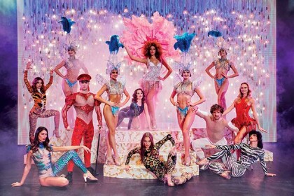 Paris: Paradis Latin Cabaret Show med valgfri champagne