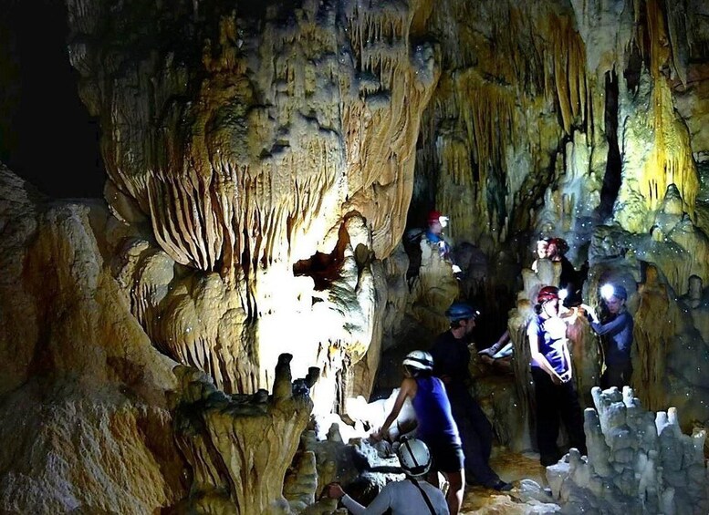 Picture 4 for Activity San Ignacio: Crystal Cave & Blue Hole National Park + Lunch