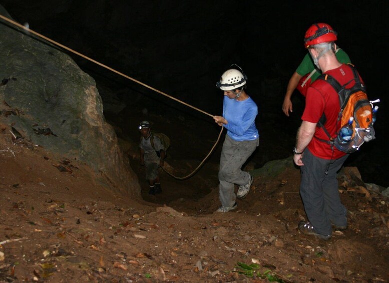 Picture 2 for Activity San Ignacio: Crystal Cave & Blue Hole National Park + Lunch