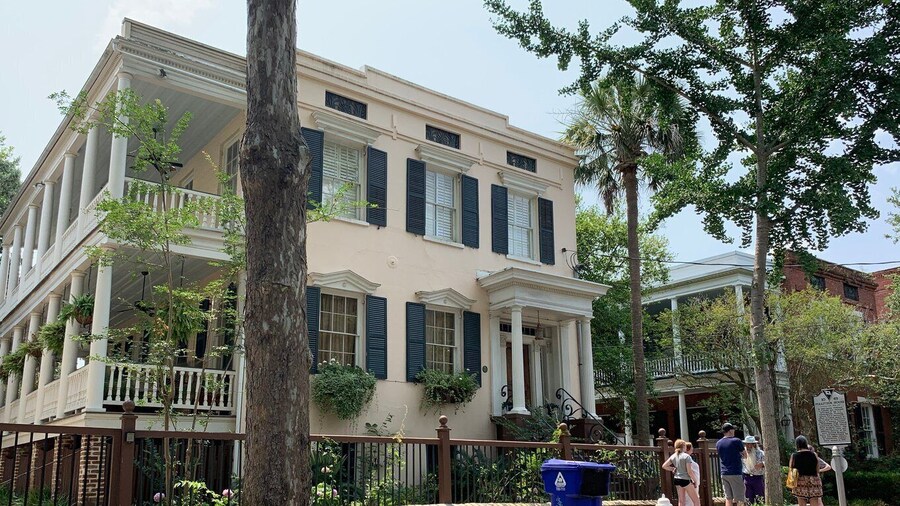 Charleston: 2-Hour Strong Women of the South History Tour