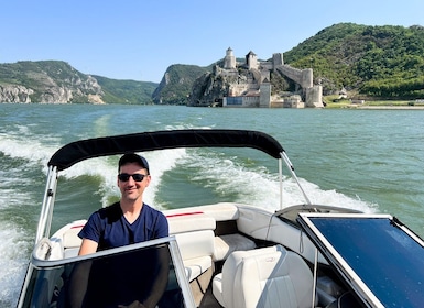 Belgrade : Forteresse de Golubac avec promenade en bateau rapide sur la Por...