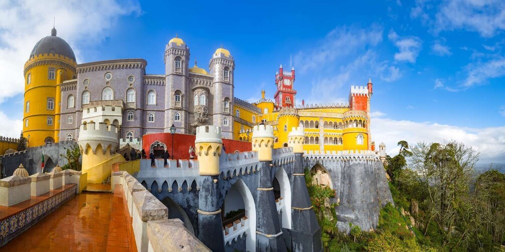 From Lisbon: Sintra Highlights and Pena Palace Full-Day Tour