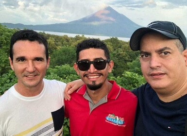 Managua: 3-Day Granada, Masaya, and Leon Tour