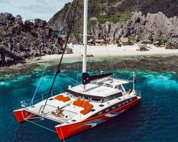 El Nido: Full-Day Premium Island Hopping Catamaran Cruise