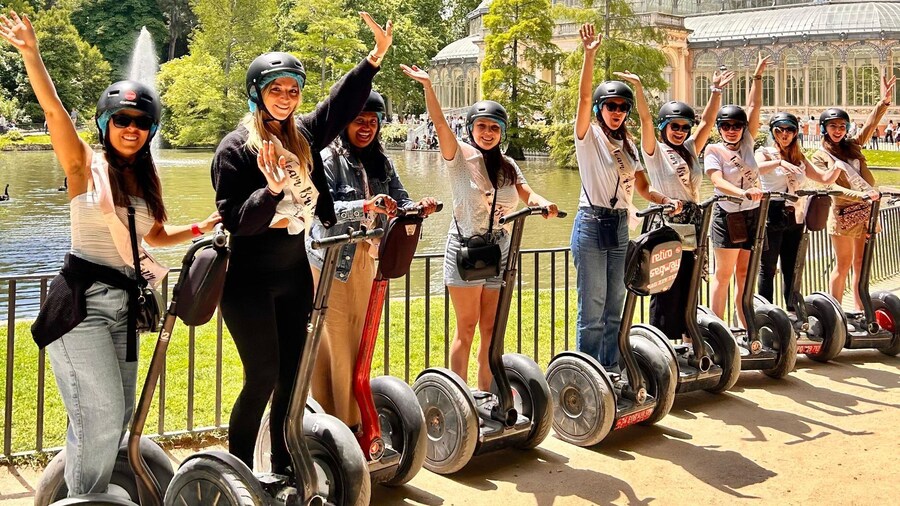 Madrid: Iconic Retiro Park Segway Tour