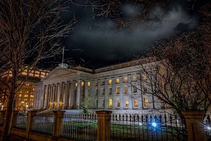 Washington, DC: Haunted Walking Tour: Ghosts and Spirits Haunted Walking To...