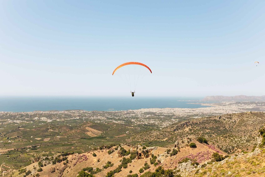 Chania: Paragliding Tandem Flight