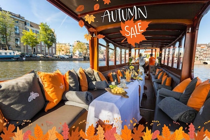 Amsterdam: Classic Boat Cruise with Optional Cheese & Wine
