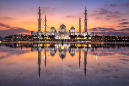 Abu Dhabi: Tour guidato di mezza giornata della città