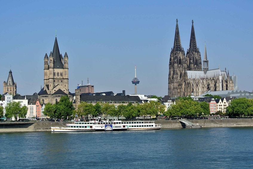 From Amsterdam: Cologne Private Sightseeing Tour