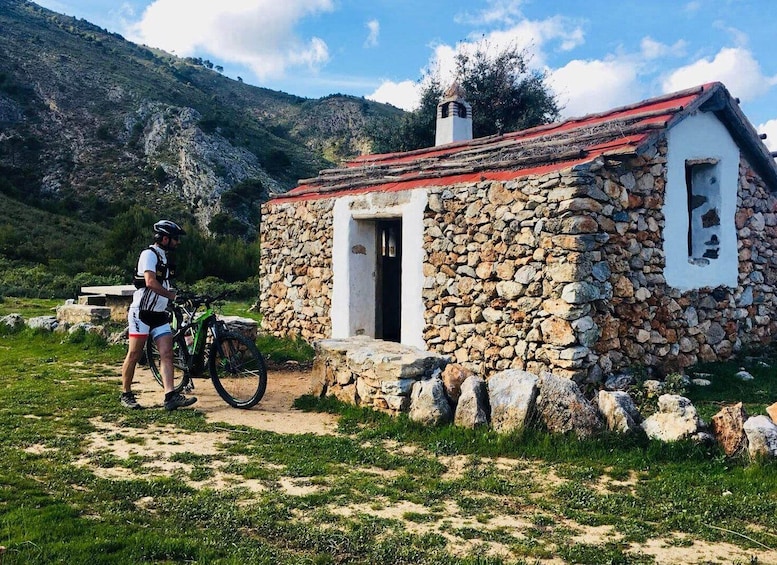 Marbella: E-Mountain Bike Tour with Wine