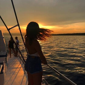 Valencia: Catamaran cruise bij zonsondergang met cocktail