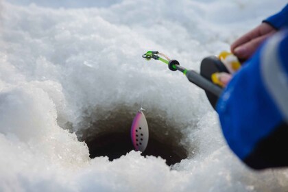 Rovaniemi: Eisfischen-Erlebnis am Polarkreis