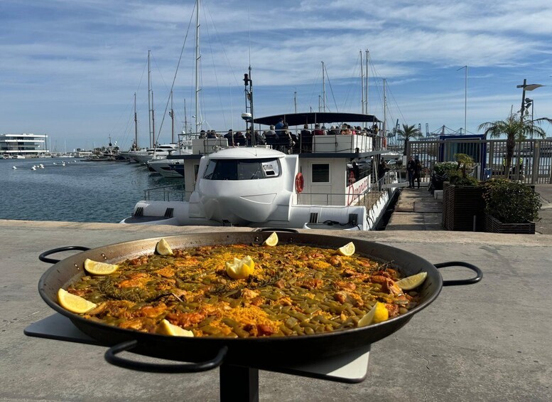 Valencia: Catamaran Cruise, Paella Lunch and Swim Stop