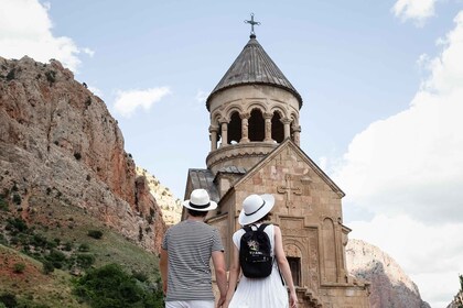 Tour privato: Khor Virap, Noravank, Grotta di Areni e cantina