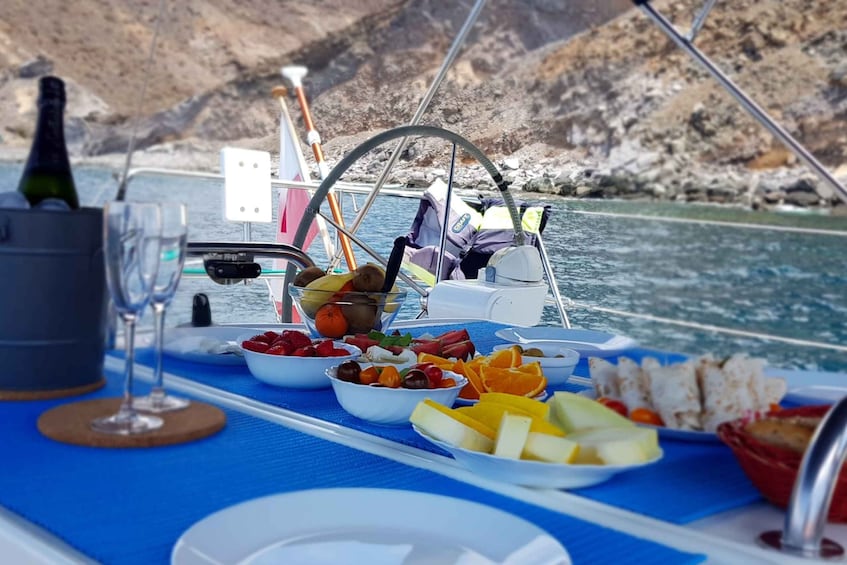 Picture 6 for Activity From Puerto de Mogán: Sailboat Trip with Food and Drinks