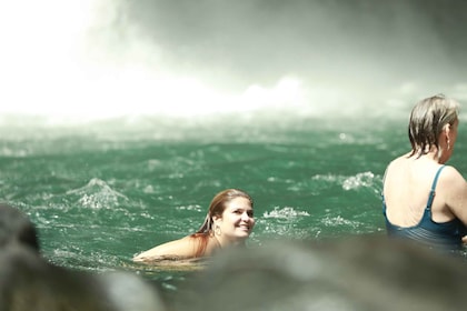 Combo La Fortuna Waterfall and Volcano Hike & Hotsprings