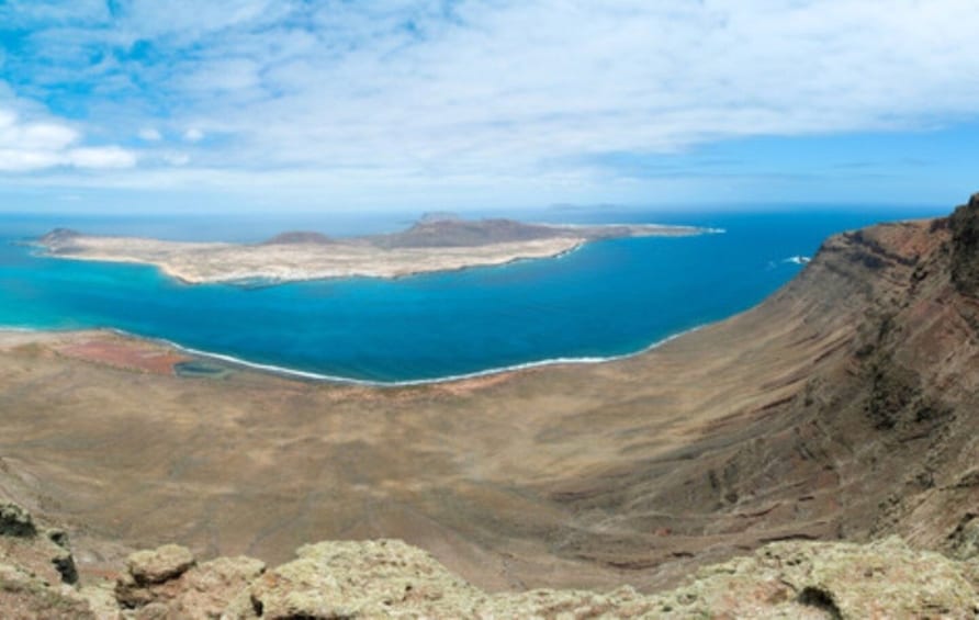 Picture 3 for Activity Lanzarote: Full Day Bus Tour with Scenic Views