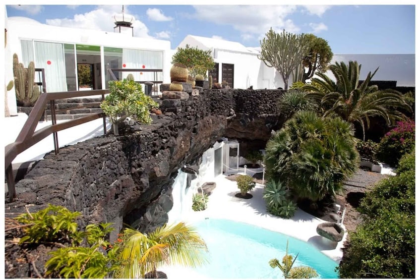 Picture 6 for Activity Lanzarote: Full Day Bus Tour with Scenic Views