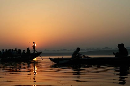 Varanasi: Båttur ved soloppgang