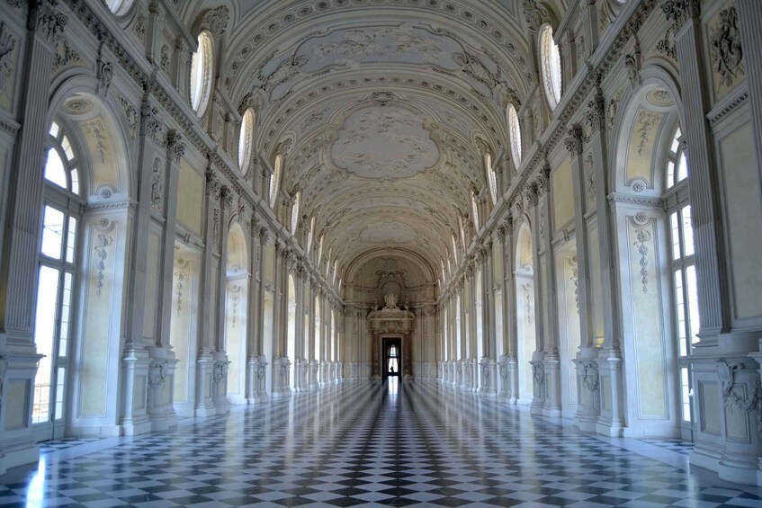 Turin: Palace of Venaria Guided Tour