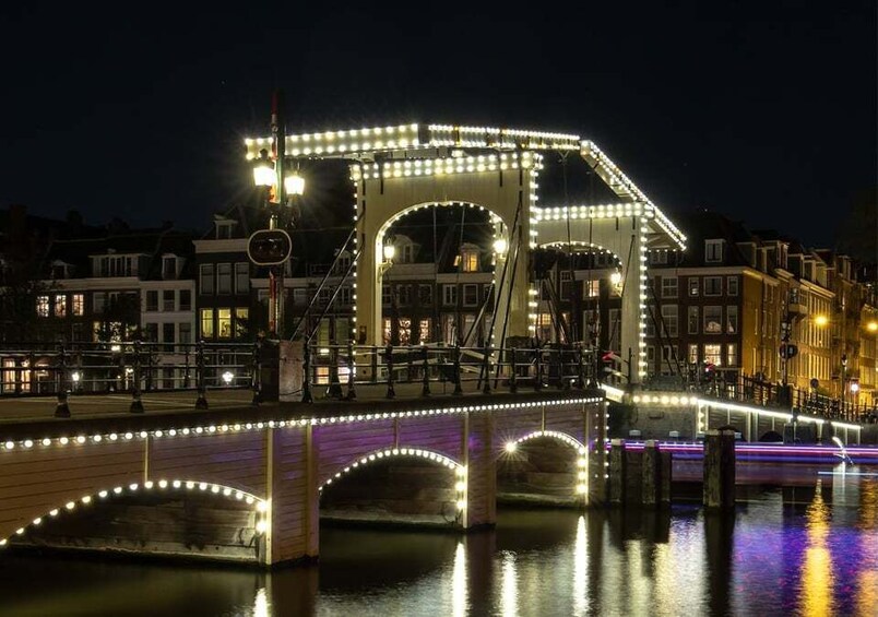 Picture 7 for Activity Amsterdam: Canal Cruise in German with Unlimited Drinks
