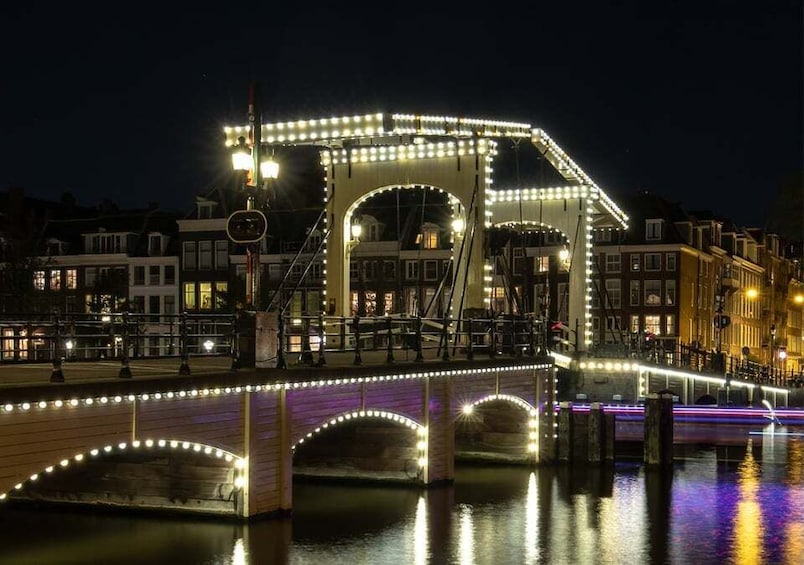 Picture 7 for Activity Amsterdam: Canal Cruise in German with Unlimited Drinks