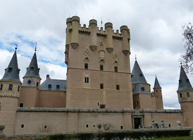 Picture 5 for Activity Segovia: Guided Walking Tour with Alcázar Entry