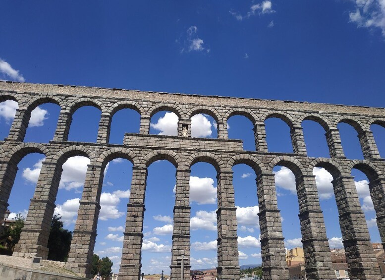 Segovia: Guided Walking Tour with Alcázar Entry