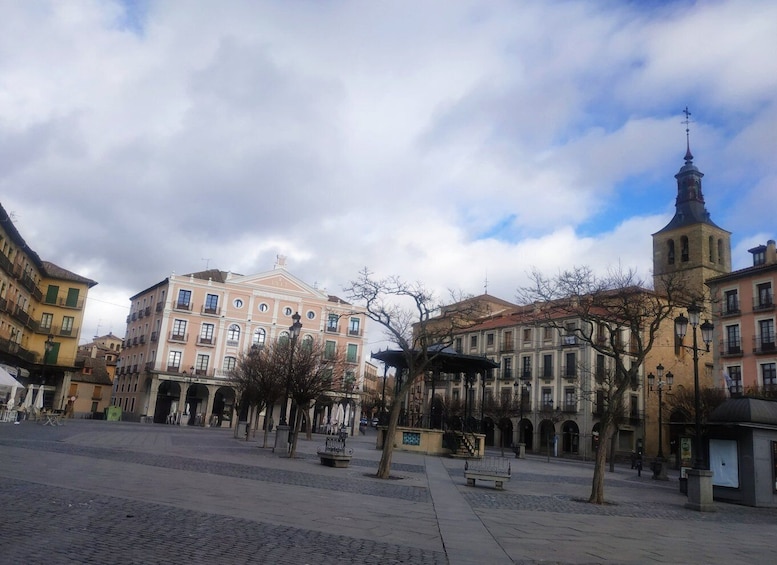 Picture 3 for Activity Segovia: Guided Walking Tour with Alcázar Entry