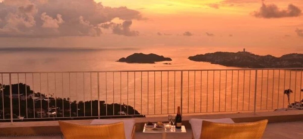 Picture 3 for Activity *Acapulco: Private Luxury Dinner, Drinks & High Cliff Divers