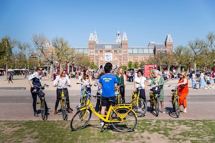 Amsterdam: kohokohtia ja piilotettuja helmiä pyöräretki