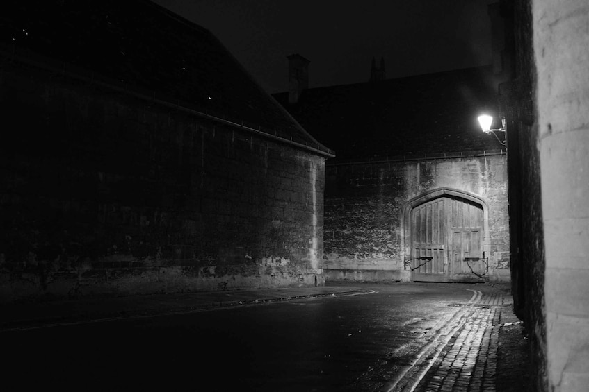 Picture 7 for Activity New: Oxford Costumed Ghost Tour In-Character