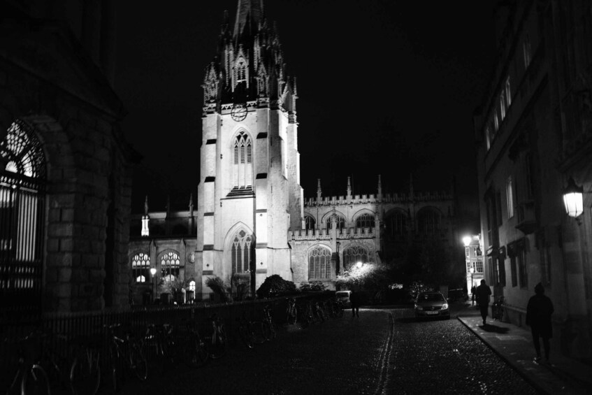 Picture 8 for Activity New: Oxford Costumed Ghost Tour In-Character