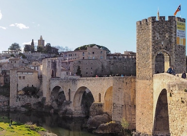 From Girona: Besalú, Banyoles & Historical Garrotxa Day Trip
