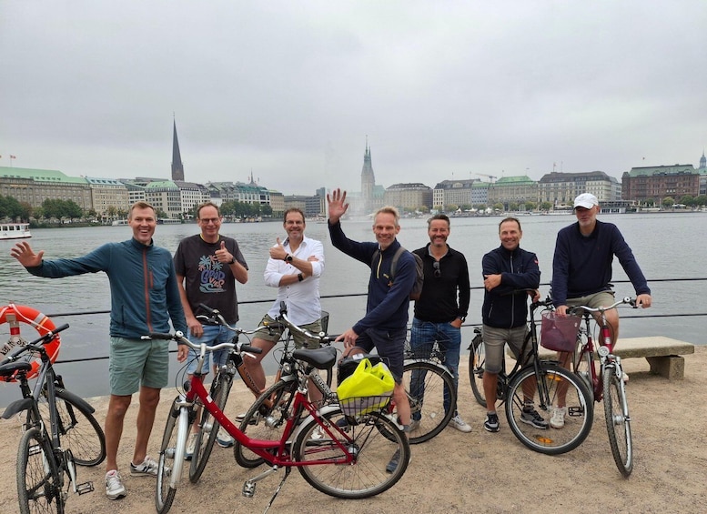 Picture 11 for Activity Aussenalster: Celebs, Waterfronts and Nature Cycle Tour