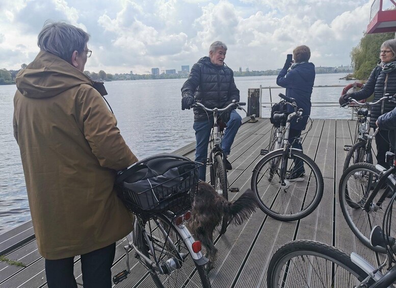 Picture 12 for Activity Aussenalster: Celebs, Waterfronts and Nature Cycle Tour