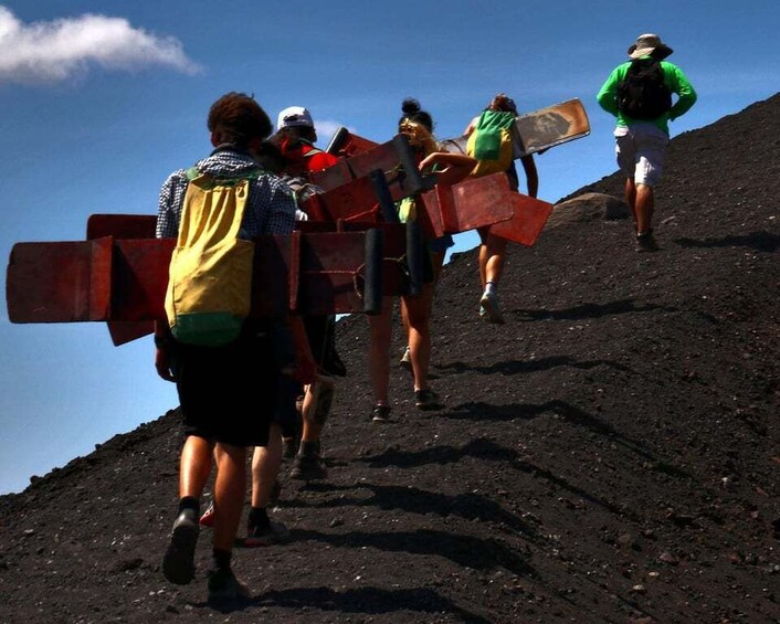 Leon: Volcano Board Adventure on Cerro Negro