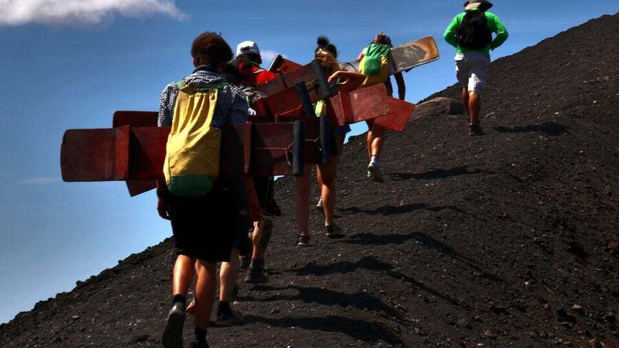 Leon: Volcano Board Adventure on Cerro Negro