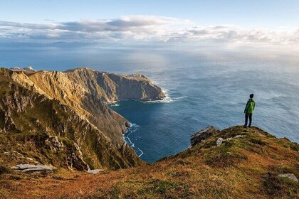 Sliabh Liag Cliffs and Glencolmcille Tour