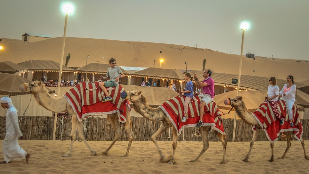 Foto 3 van 10. Premium Red Dunes & Camel Safari with BBQ at Al Khayma Camp