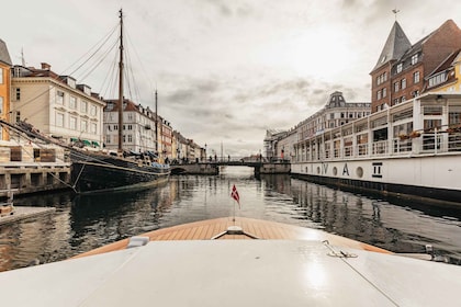 Copenhagen: Canal Cruise with Guide