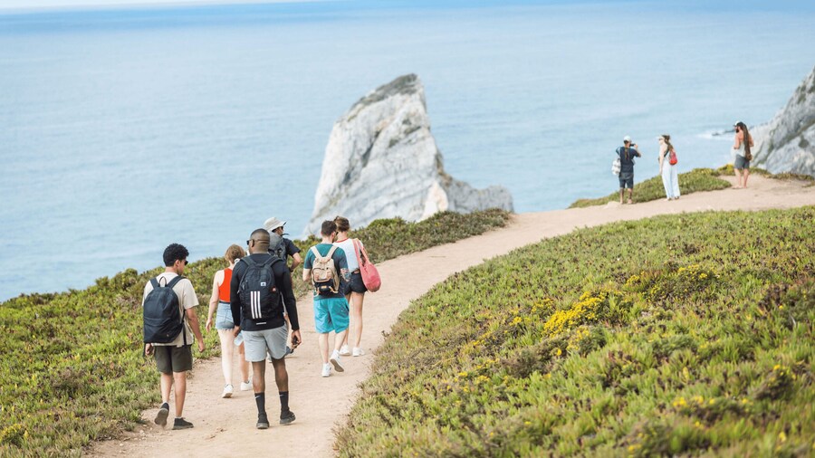 Sintra: Sunset Hike, Tapas & Wine at Secret Beach