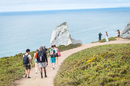 Sintra: Jeep Safari, Sunset Hike, and Tapas at the Beach