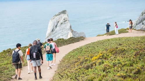 Sintra: escursione al tramonto, tapas e vino a Secret Beach