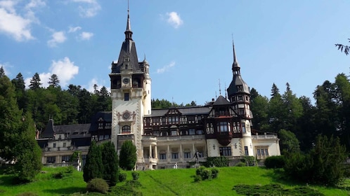 From Brasov: Peles Castle, Bran Castle & Cantacuzino Castle