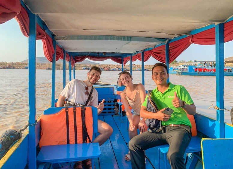 Siem Reap: Floating Village Sunset Boat Guided Vespa Tour