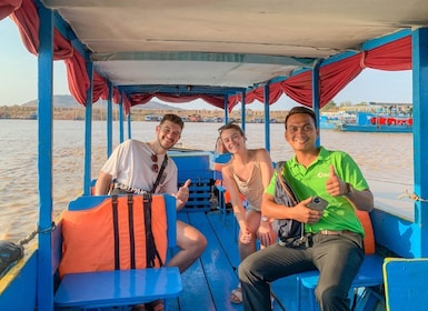 Siem Reap: Floating Village Sunset Boat Guided Vespa Tour
