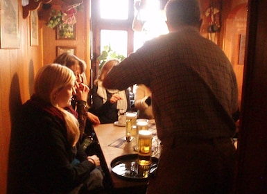 Nuremberg : Tournée des bars pour les enterrements de vie de jeune fille et...